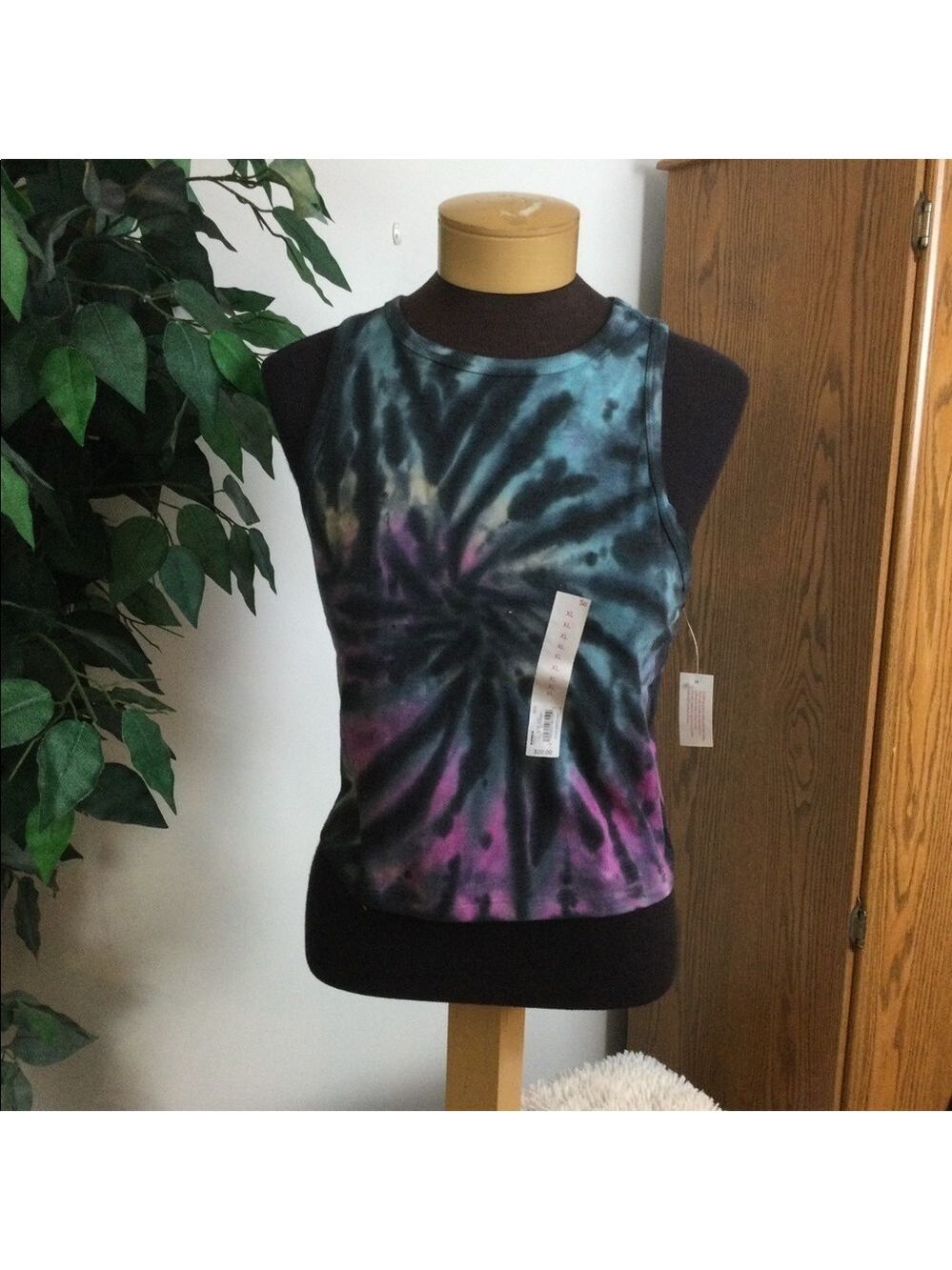 SO XL racerback crop tank top multi  tye die